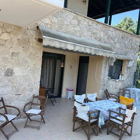 Holiday home ένα πλήρως εξοπλισμένο εξοχικό *