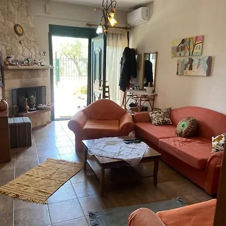 Holiday home ένα πλήρως εξοπλισμένο εξοχικό *